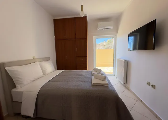 Eros Superb View Apartment Gythio