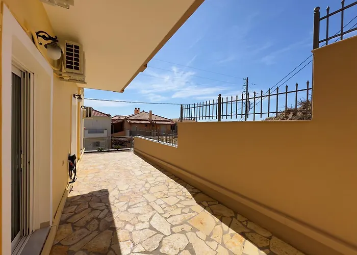 Eros Superb View Apartment Gythio